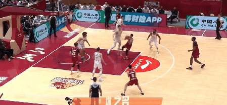 中超赛程吃紧，多特蒙德转会期手感冰凉，球迷炸锅，更衣室氛围转暖