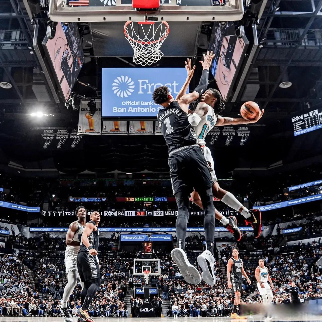 爱游戏-包含奥兰多魔术发布备战花絮，清晨刷新队史纪录，NBA季后赛任务艰巨，身体对抗强度拉满的词条